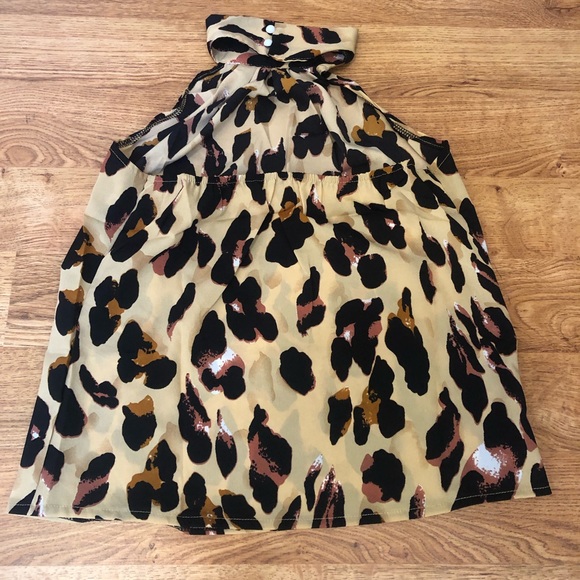 Super Cute Leopard Print Blouse 💕 - Picture 5 of 6